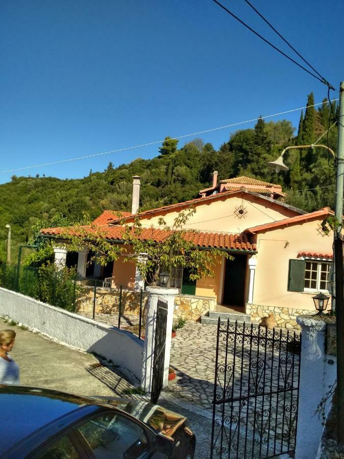 Traditional House Garounas Appartement
